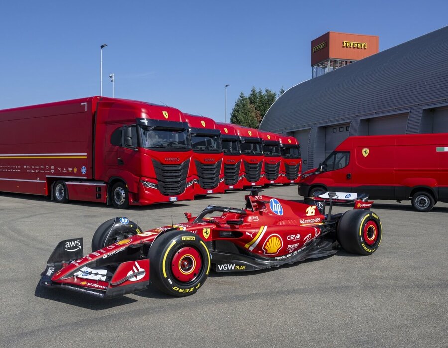 IVECO_Ferrari_handover (1)