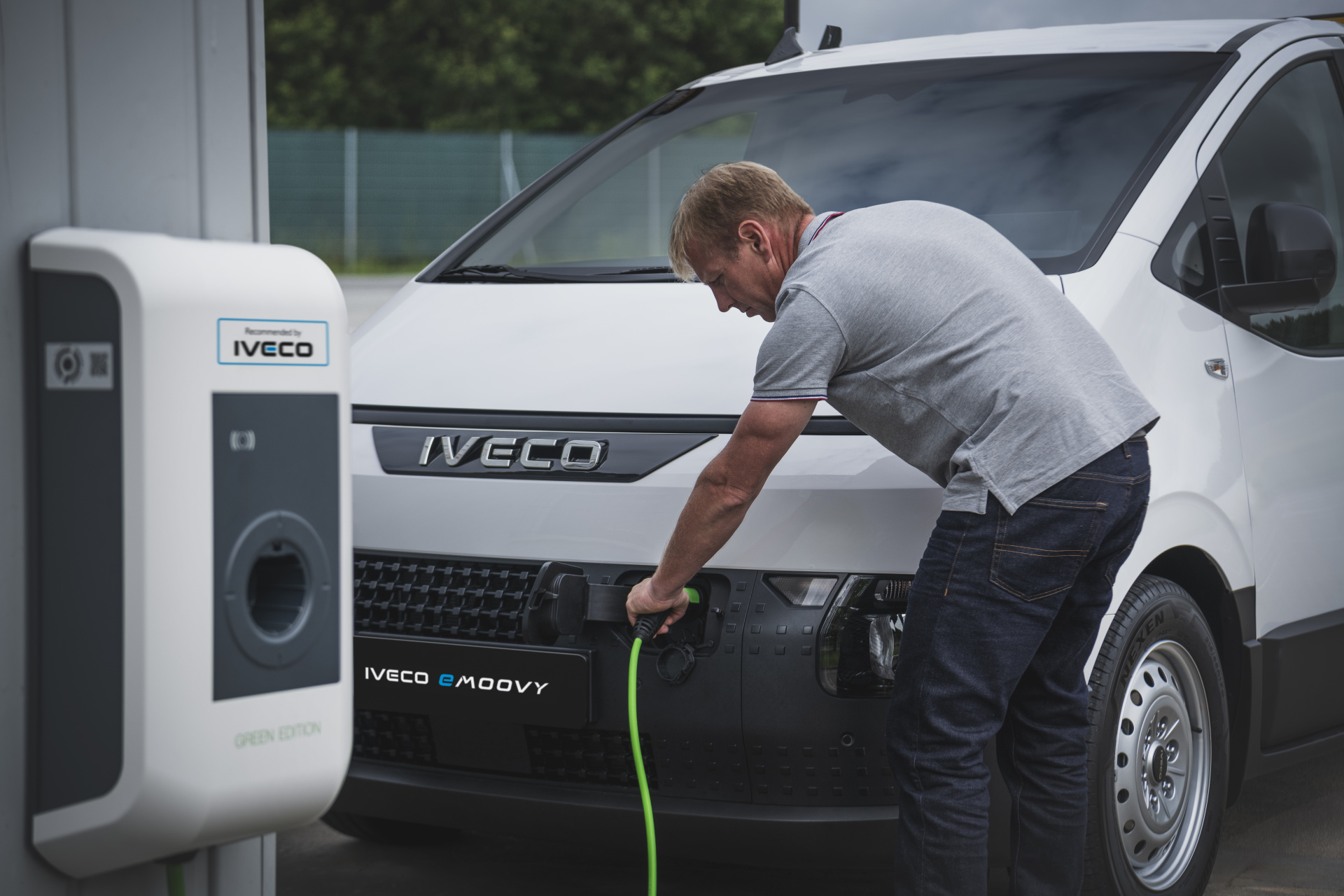 IVECO debutuje v segmentu lehkých užitkových vozů s eMoovy a rozšiřuje své působení na trhu
