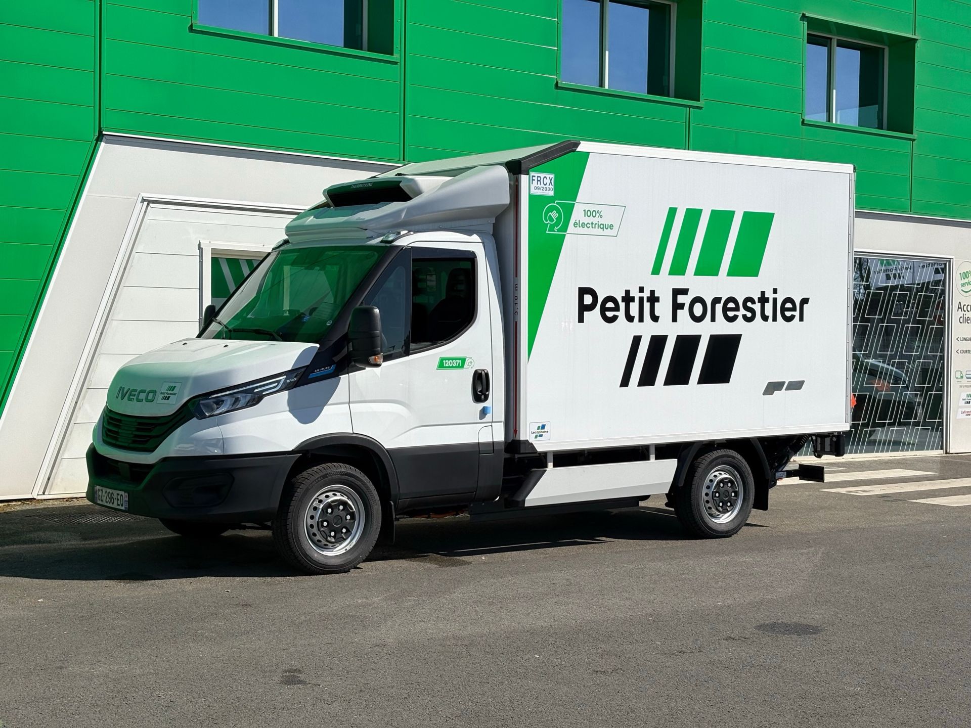 Skupina Petit Forestier nasadila téměř 300 vozidel IVECO eDaily