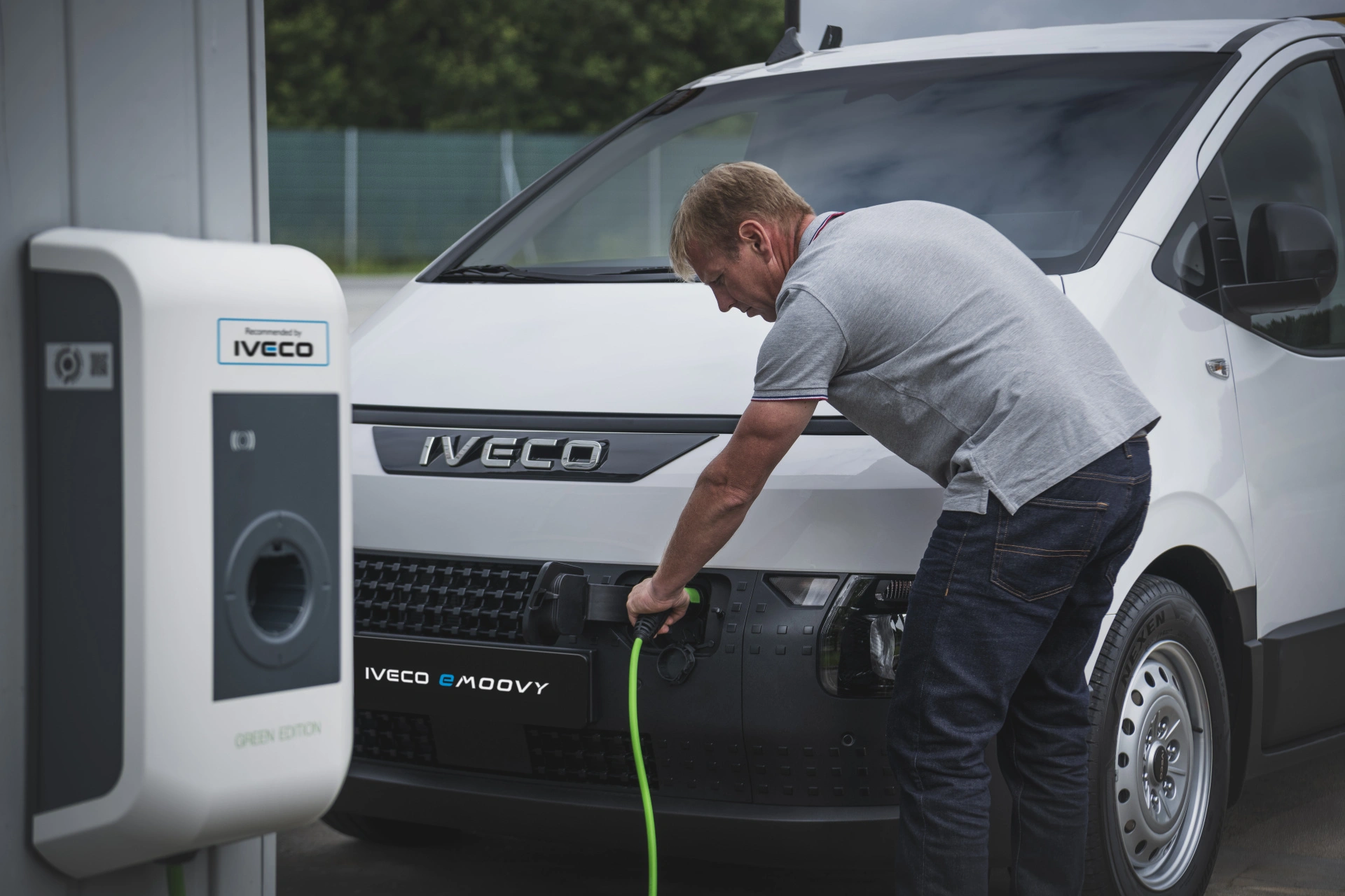 IVECO debutuje v segmentu lehkých užitkových vozů s eMoovy a rozšiřuje své působení na trhu