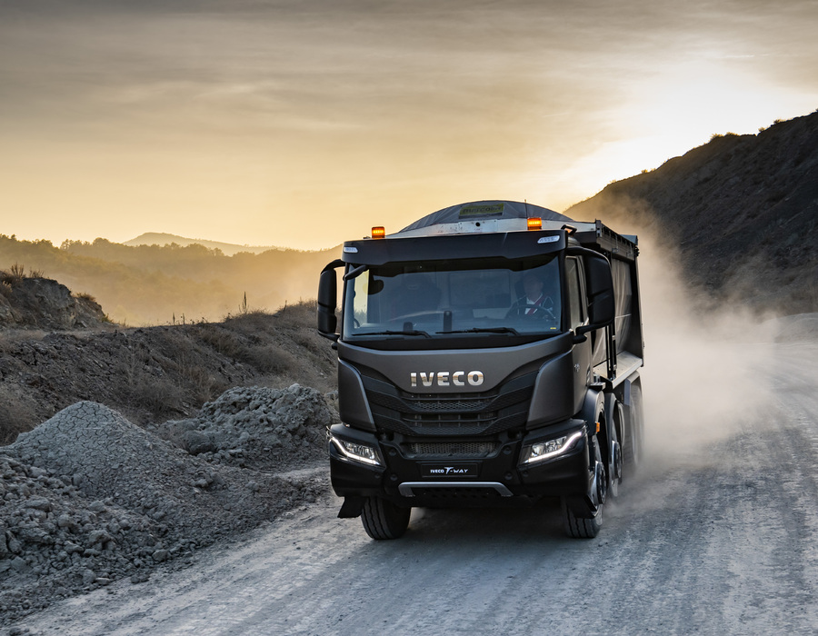 IVECO X-WAY a pevoz hornin